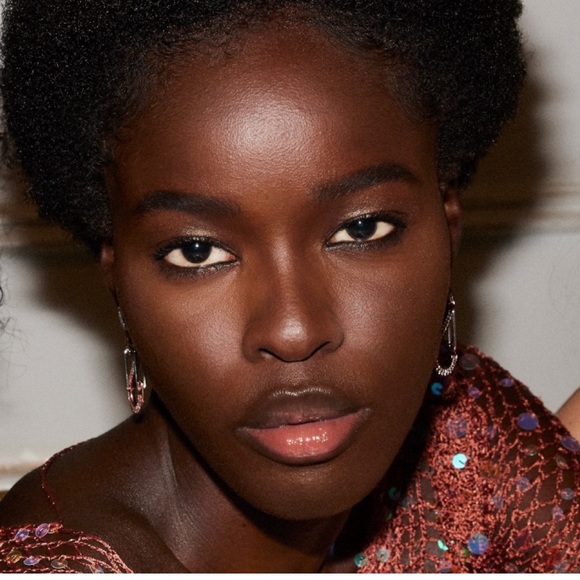 FENTY GLOSS BOMB ICE COOLING LIP LUMINIZER - Picture 5 of 11